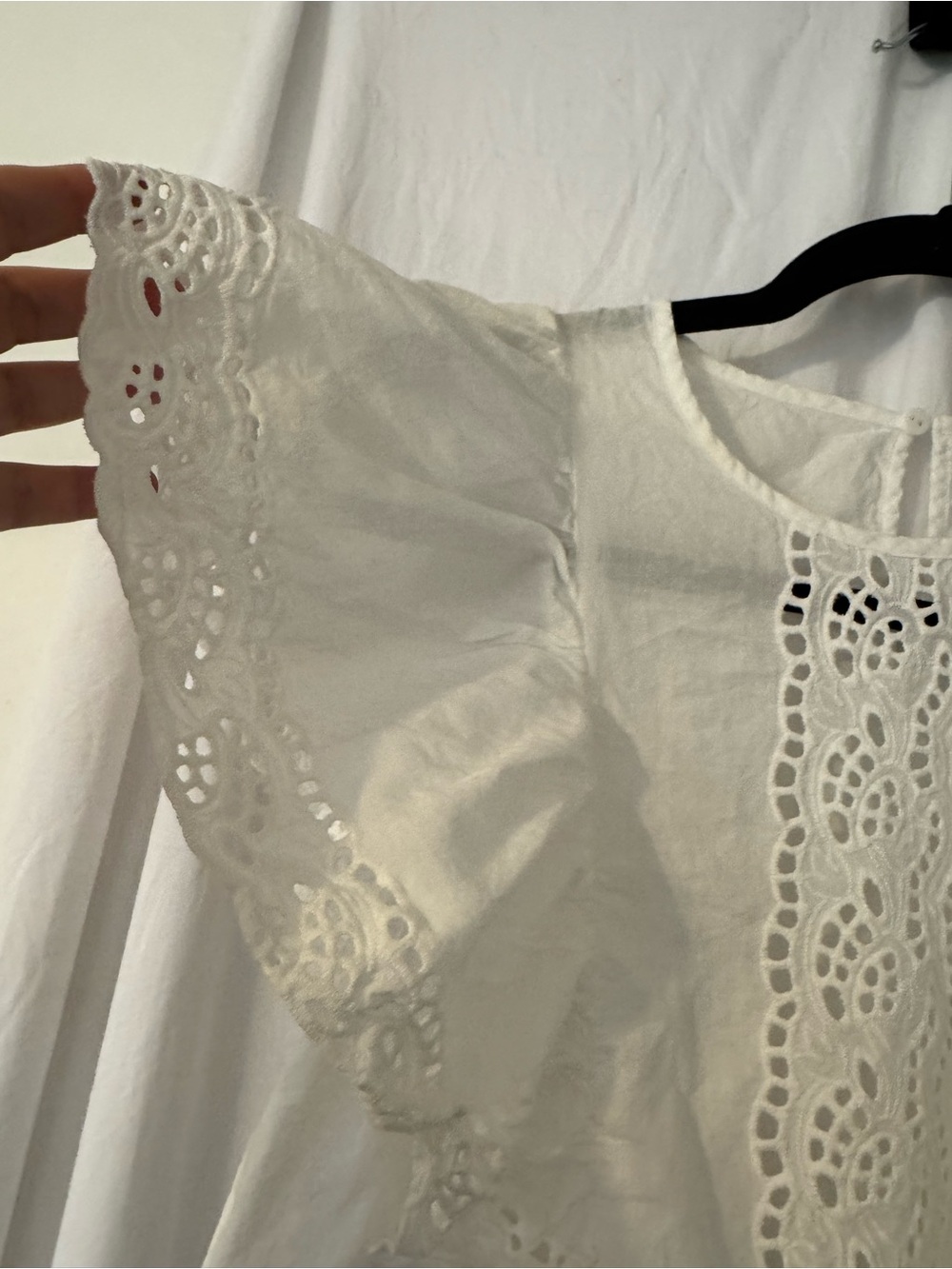 H&M White Eyelet Lace Flutter Sleeve Top Size XS - Picture 3 of 16